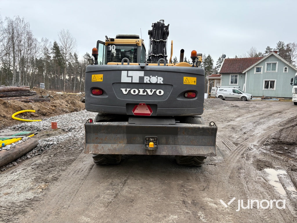 Hjulgrävmaskin-VOLVO EW160C med släp