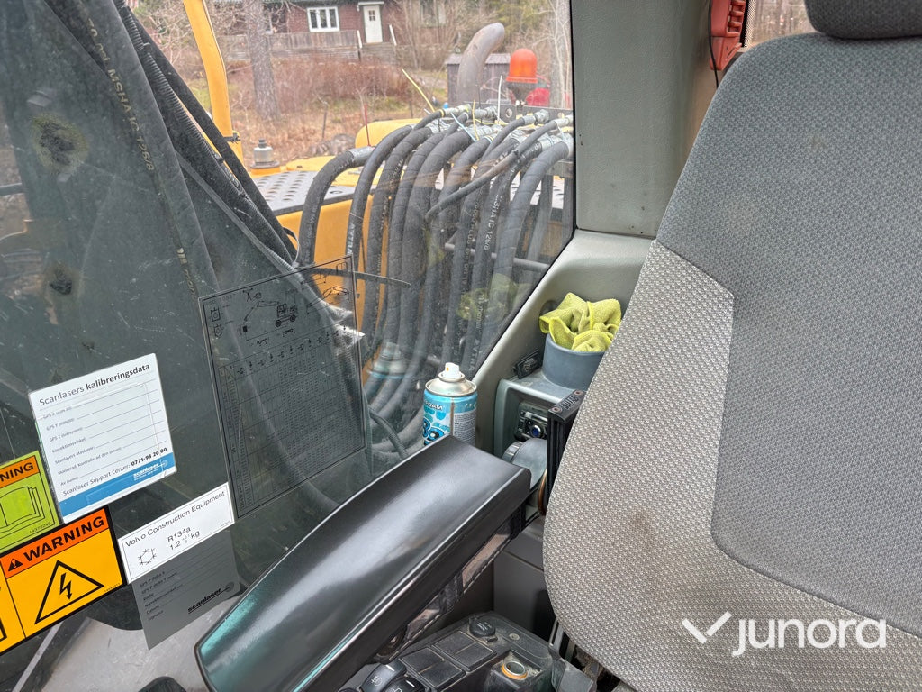 Hjulgrävmaskin-VOLVO EW160C med släp