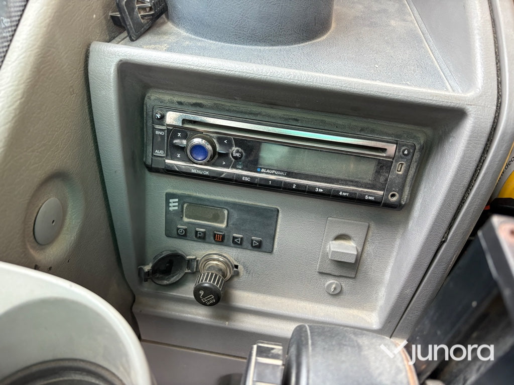Hjulgrävmaskin-VOLVO EW160C med släp