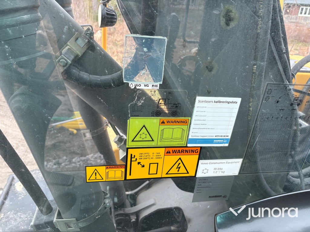 Hjulgrävmaskin-VOLVO EW160C med släp