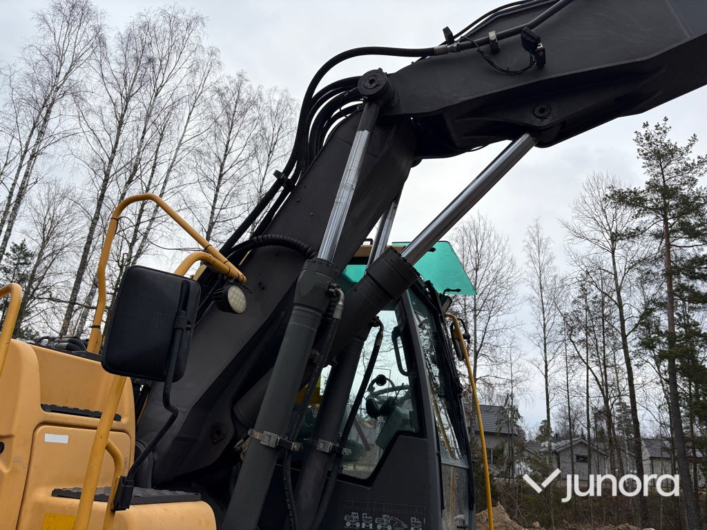 Hjulgrävmaskin-VOLVO EW160C med släp