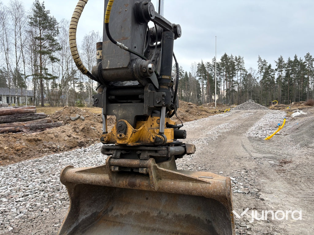 Hjulgrävmaskin-VOLVO EW160C med släp