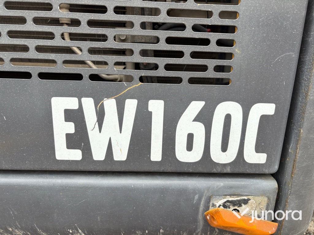 Hjulgrävmaskin-VOLVO EW160C med släp