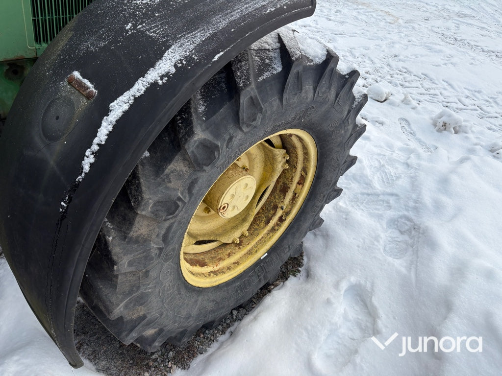 Traktor - John Deere 6800