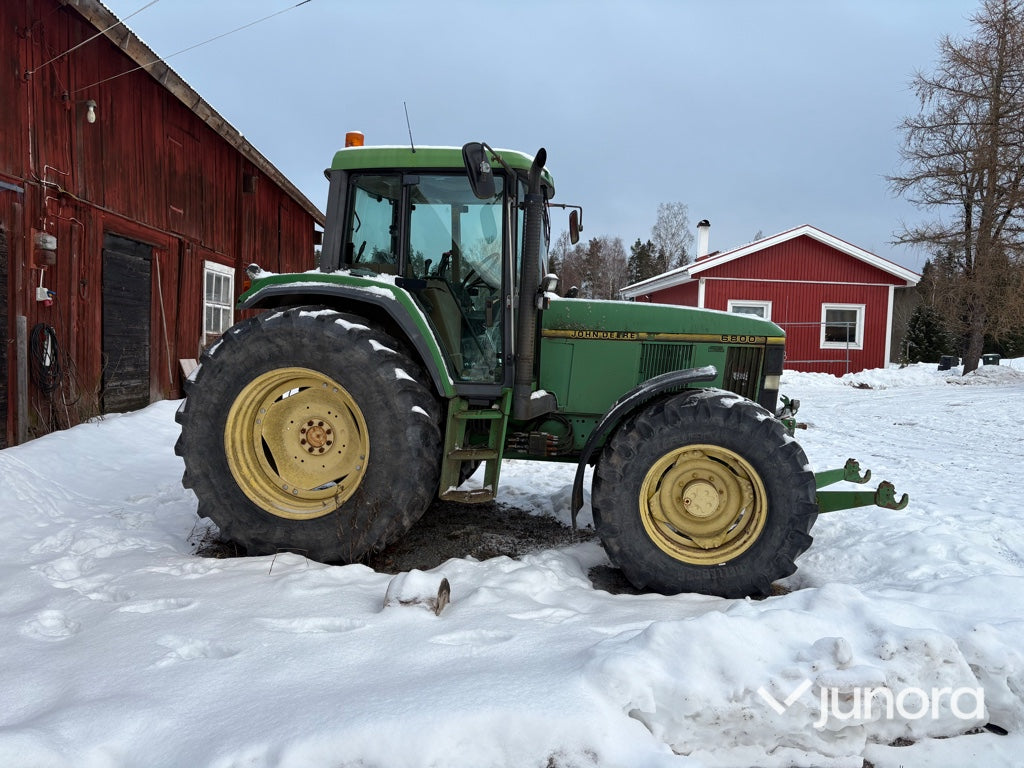 Traktor - John Deere 6800
