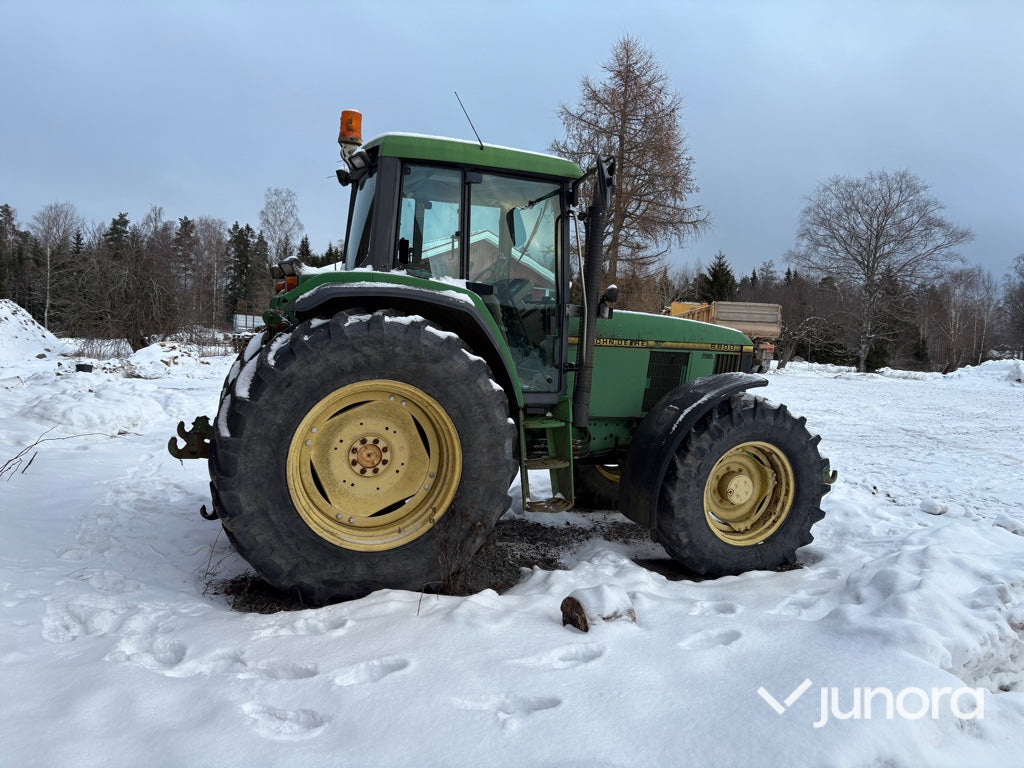 Traktor - John Deere 6800