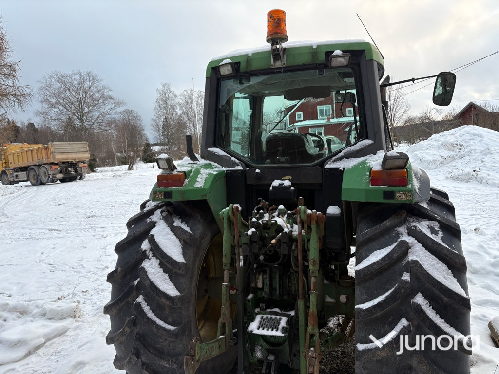 Traktor - John Deere 6800