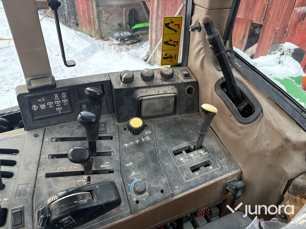 Traktor - John Deere 6800