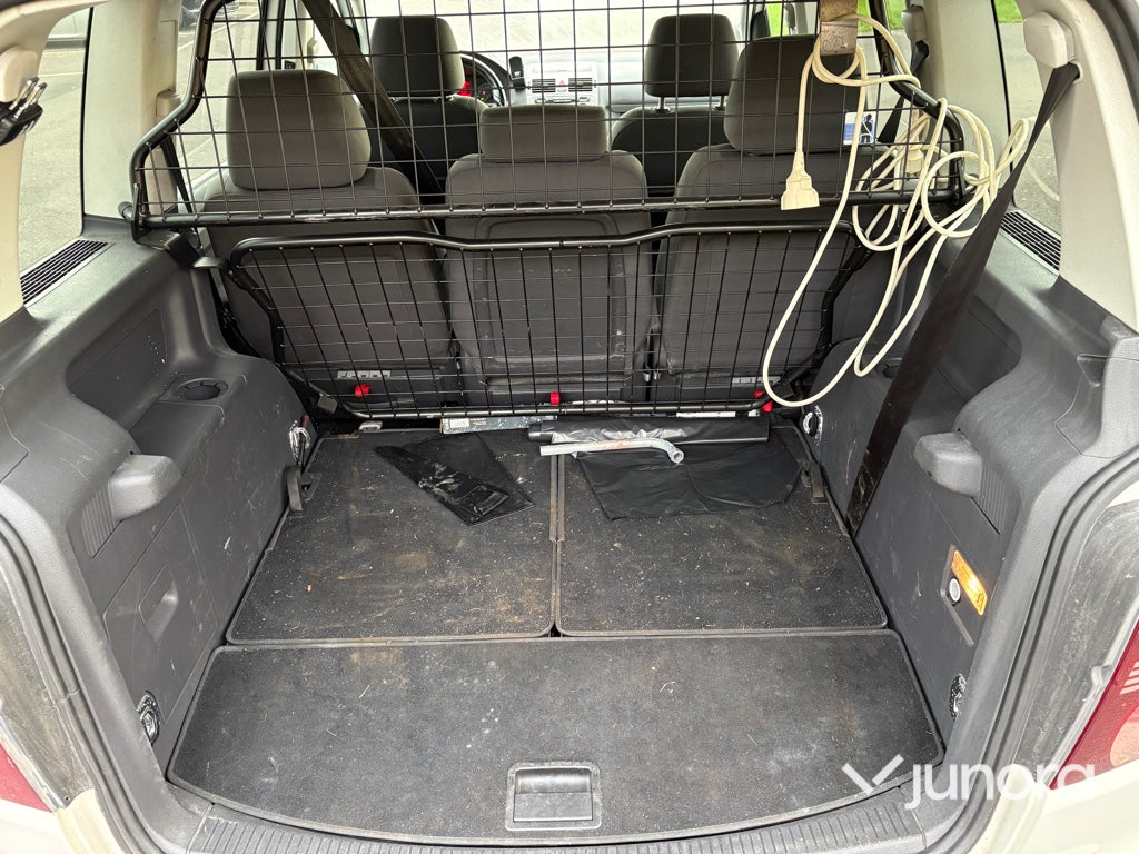 Volkswagen - Touran 2.0TDI