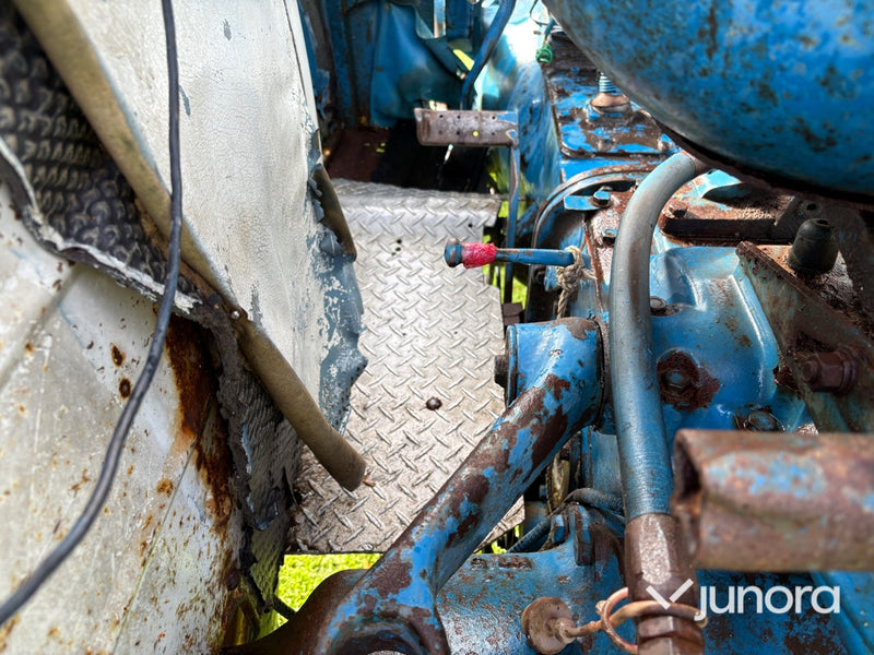 Traktor Ford 4000
