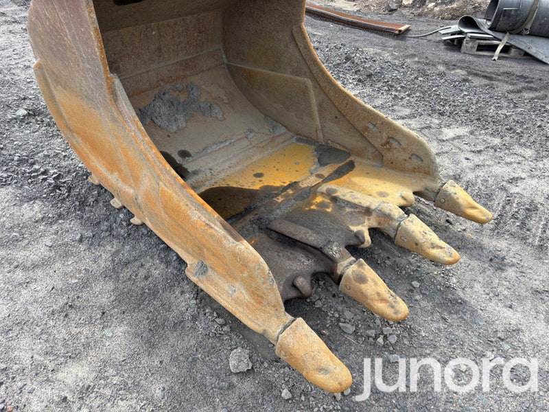 Bandgrävare - New Holland E305