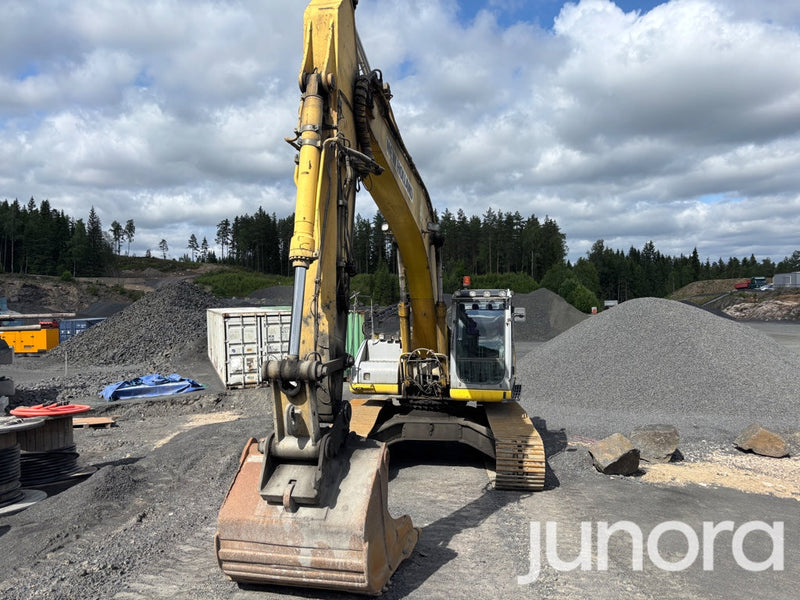 Bandgrävare - New Holland E305