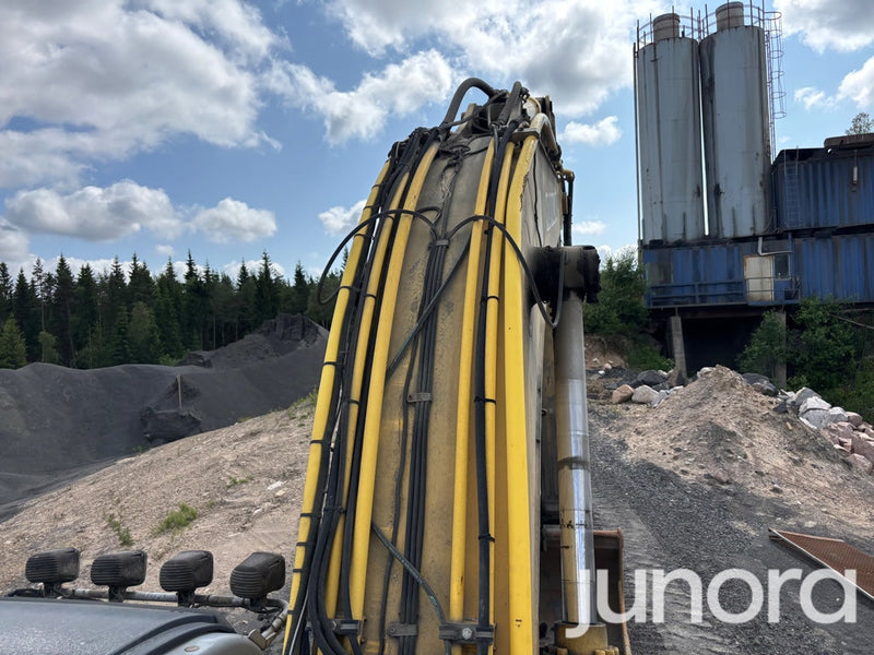 Bandgrävare - New Holland E305