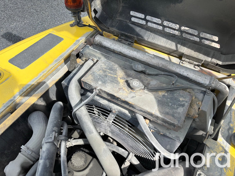 Bandgrävare - New Holland E305