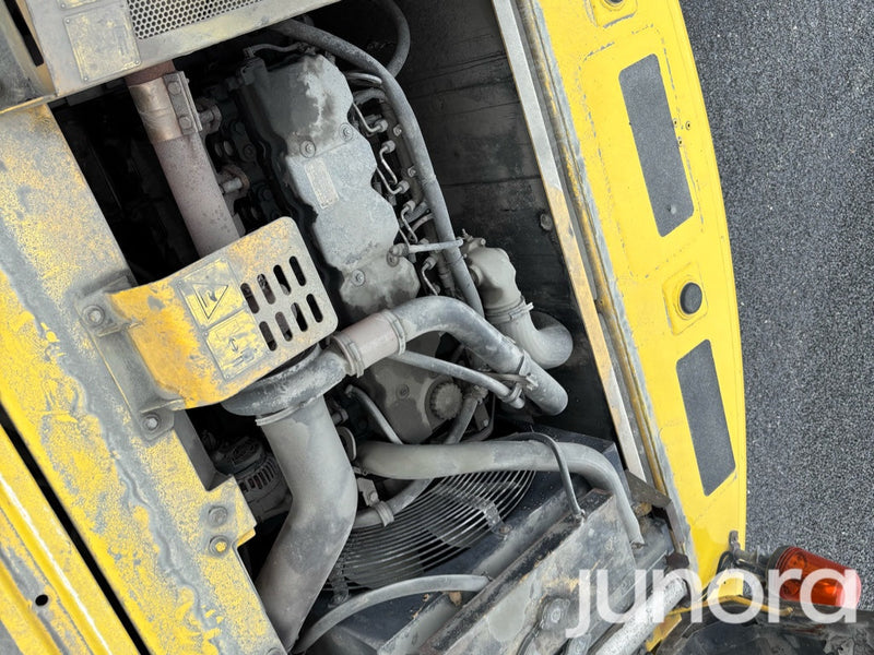 Bandgrävare - New Holland E305