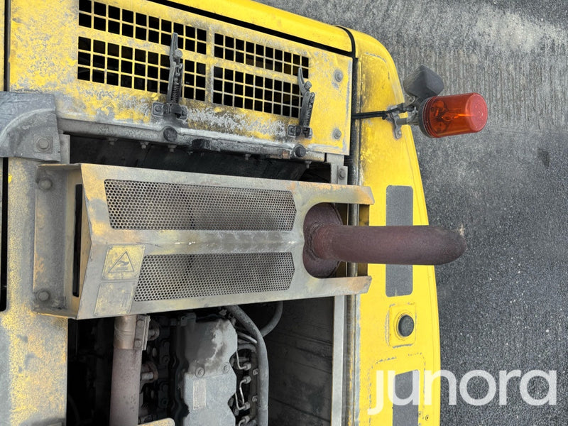 Bandgrävare - New Holland E305