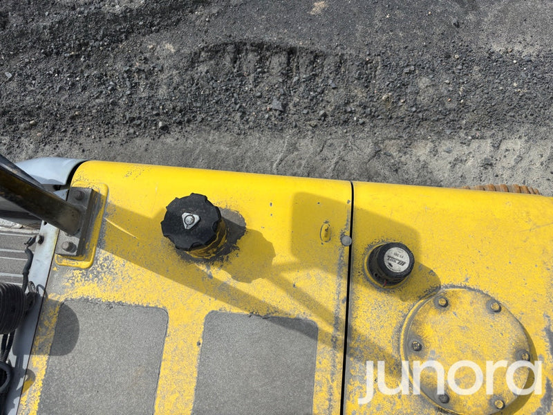 Bandgrävare - New Holland E305