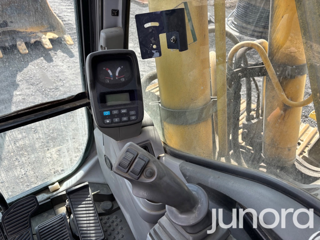 Bandgrävare - New Holland, E305