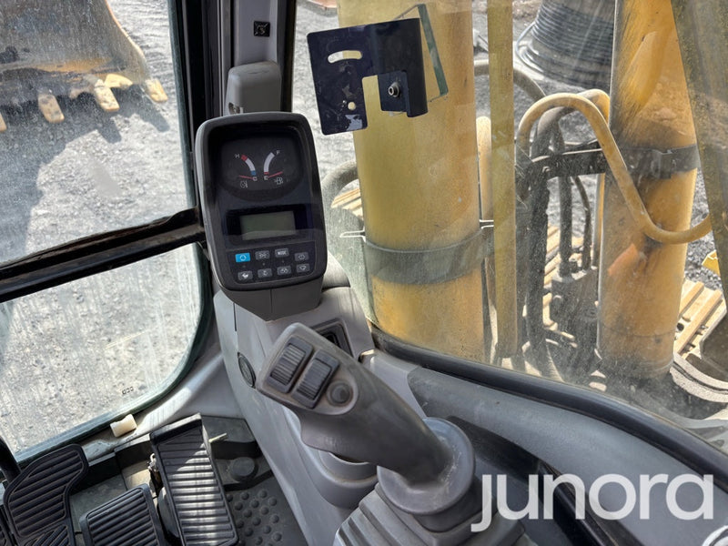 Bandgrävare - New Holland E305