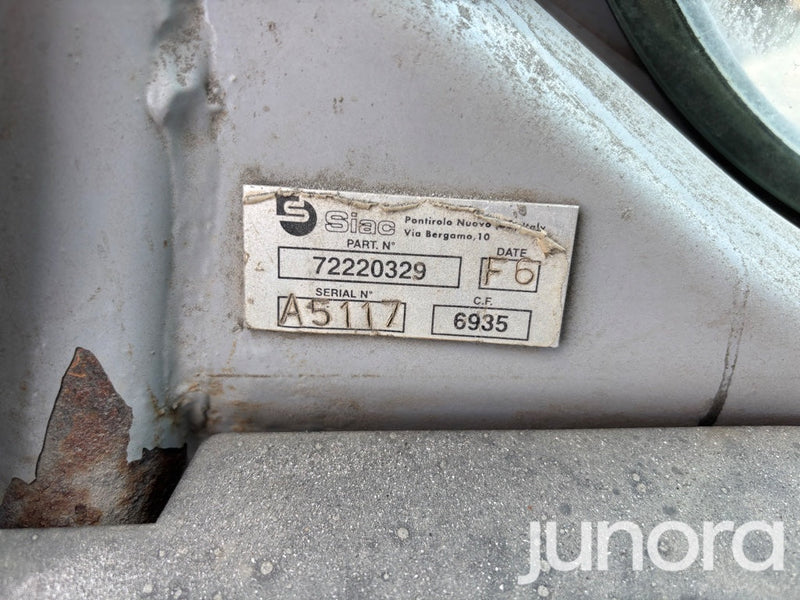 Bandgrävare - New Holland E305