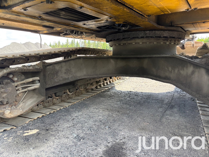 Bandgrävare - New Holland E305