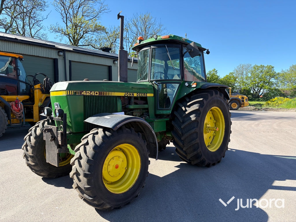 Traktor - John Deere, 4240 QR HFWD