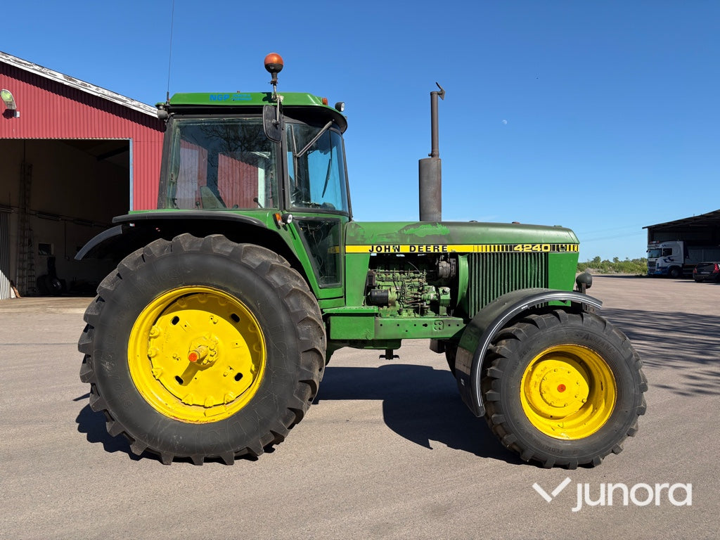 Traktor - John Deere, 4240 QR HFWD