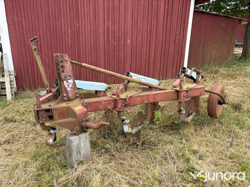 Treskärig plog