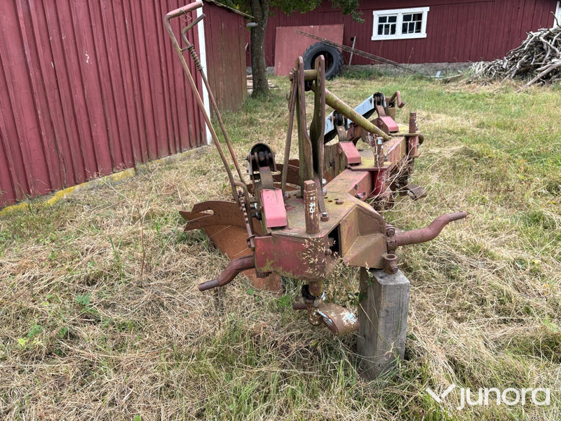 Treskärig plog