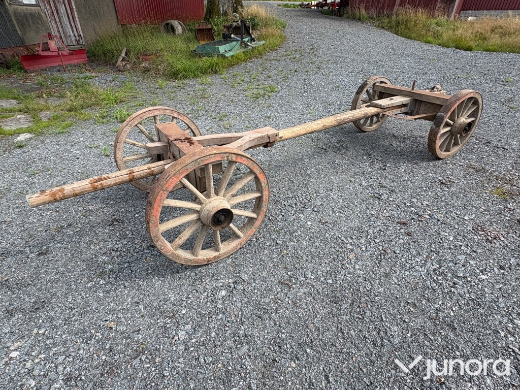 Vagn chassi med järn hjul