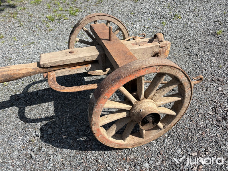Vagn chassi med järn hjul