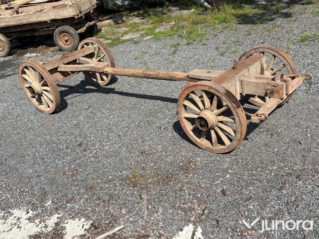 Vagn chassi med järn hjul