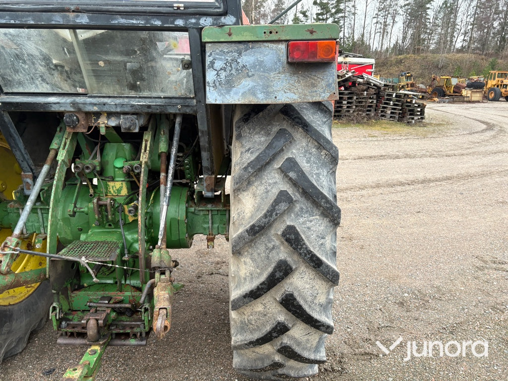 Traktor - John Deere 3140 MFWD