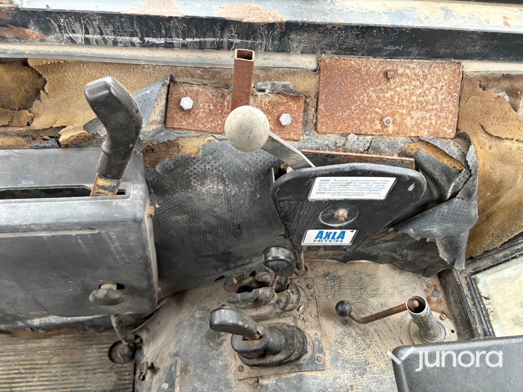 Traktor - John Deere 3140 MFWD
