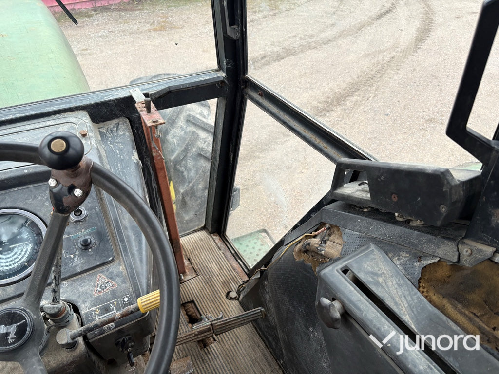 Traktor - John Deere 3140 MFWD