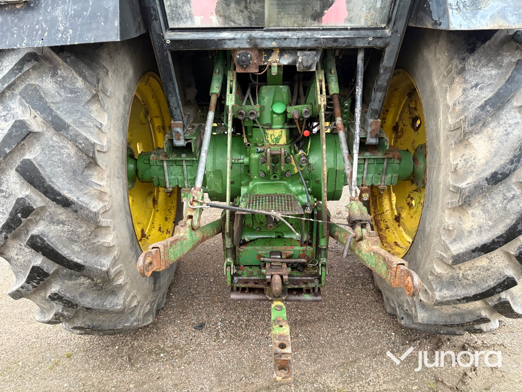 Traktor - John Deere 3140 MFWD