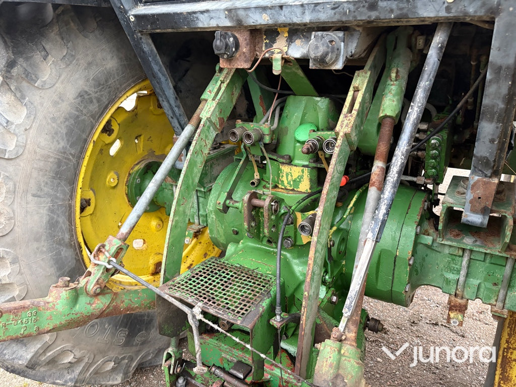 Traktor - John Deere 3140 MFWD