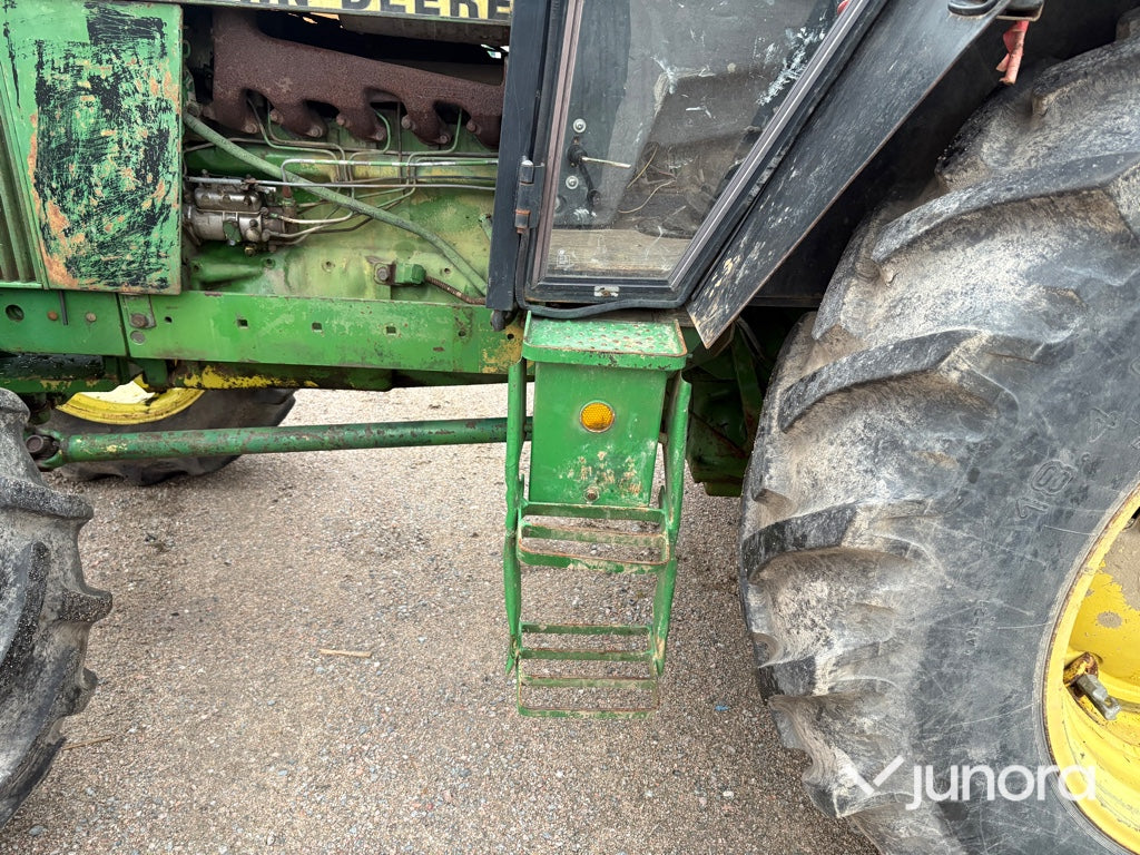 Traktor - John Deere 3140 MFWD