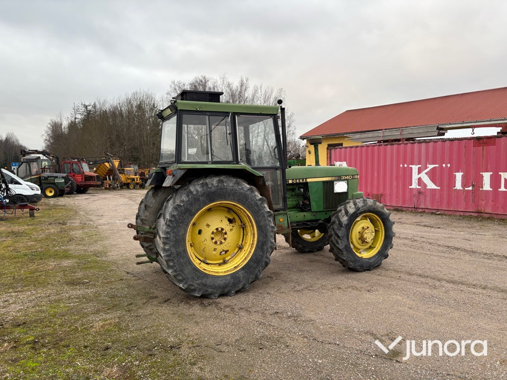 Traktor - John Deere 3140 MFWD
