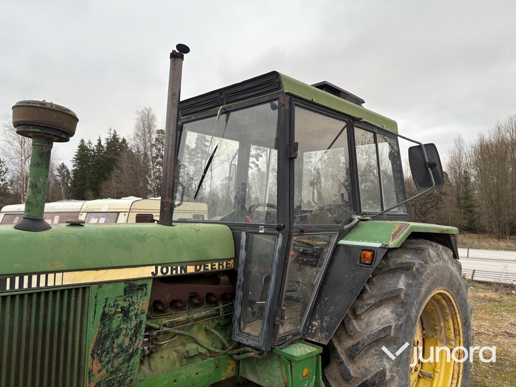 Traktor - John Deere 3140 MFWD