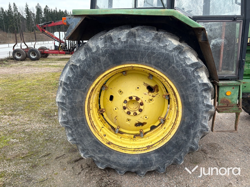 Traktor - John Deere 3140 MFWD