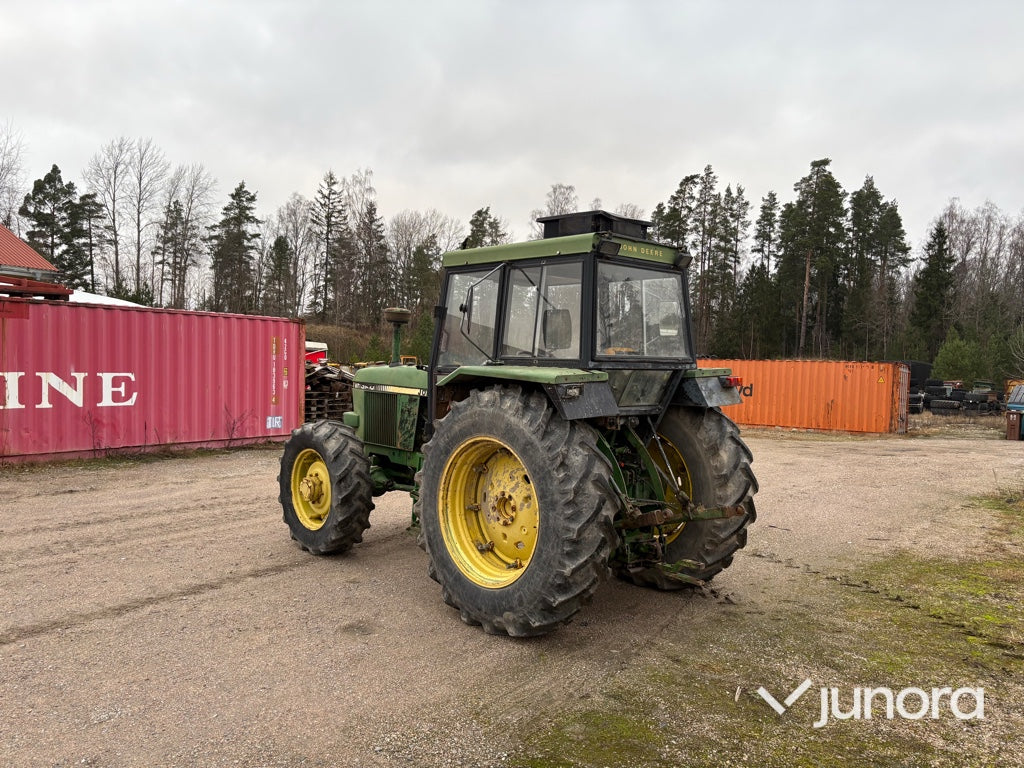 Traktor - John Deere 3140 MFWD