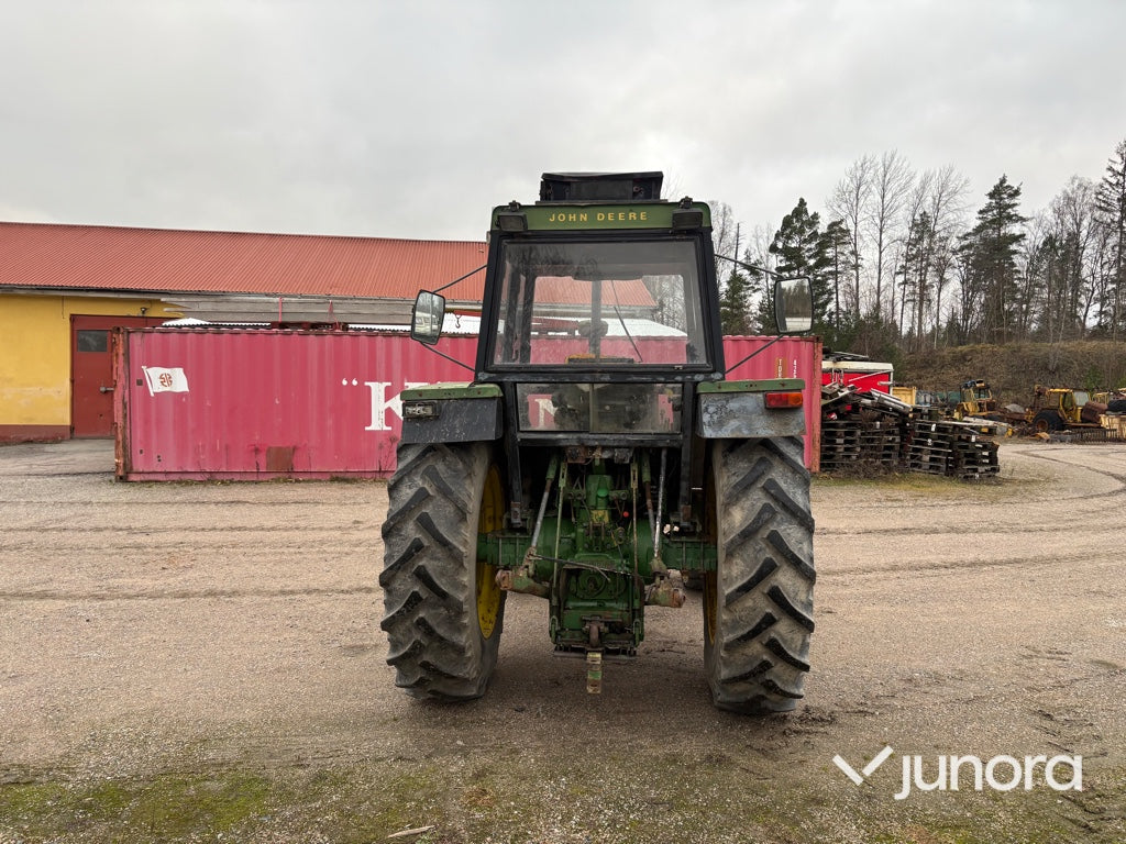 Traktor - John Deere 3140 MFWD