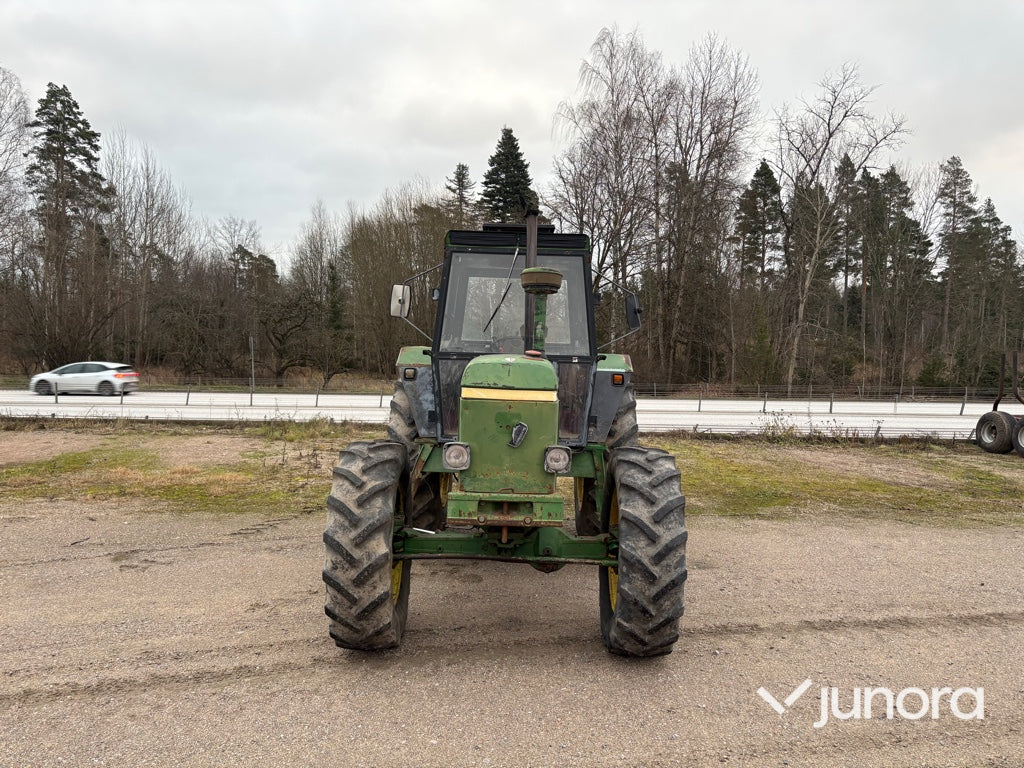 Traktor - John Deere 3140 MFWD