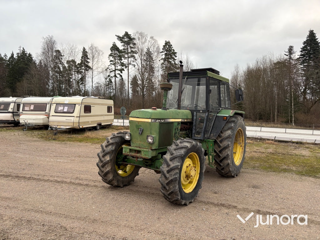 Traktor - John Deere 3140 MFWD