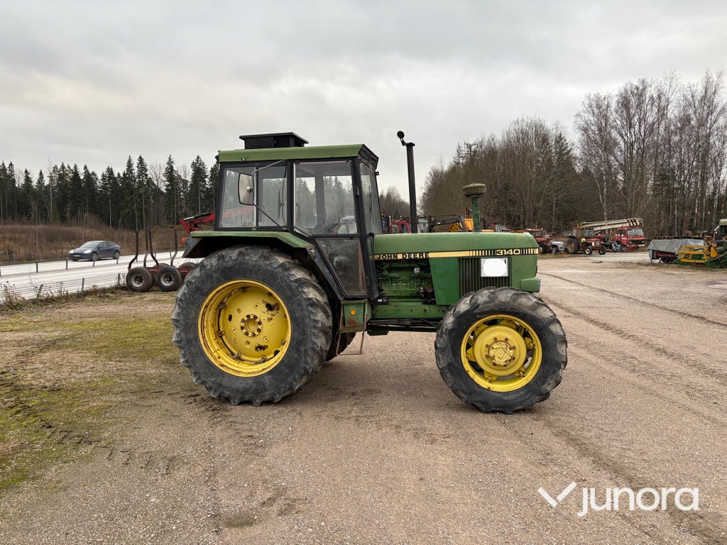 Traktor - John Deere 3140 MFWD