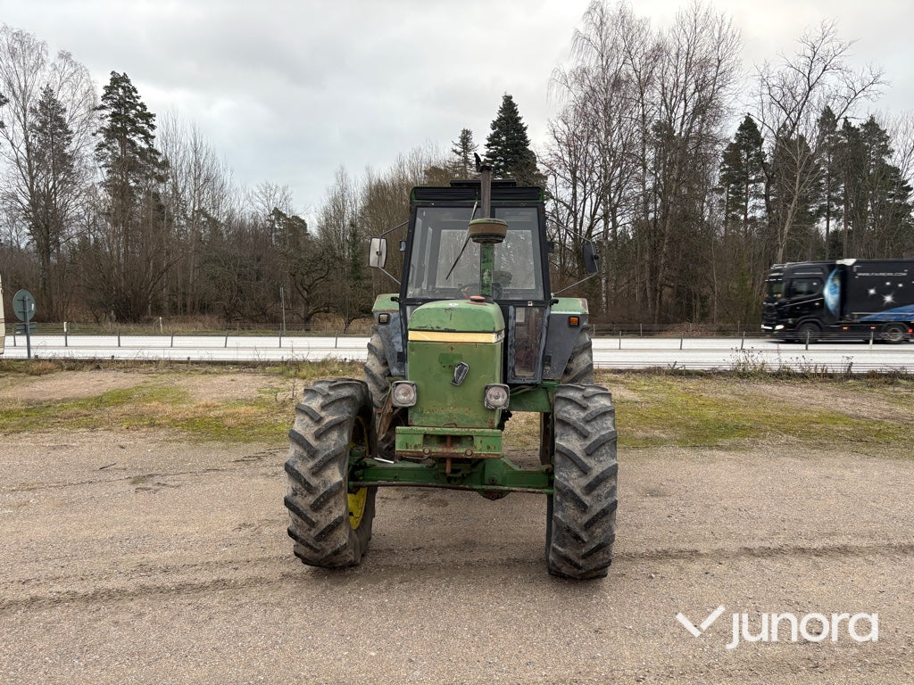 Traktor - John Deere 3140 MFWD