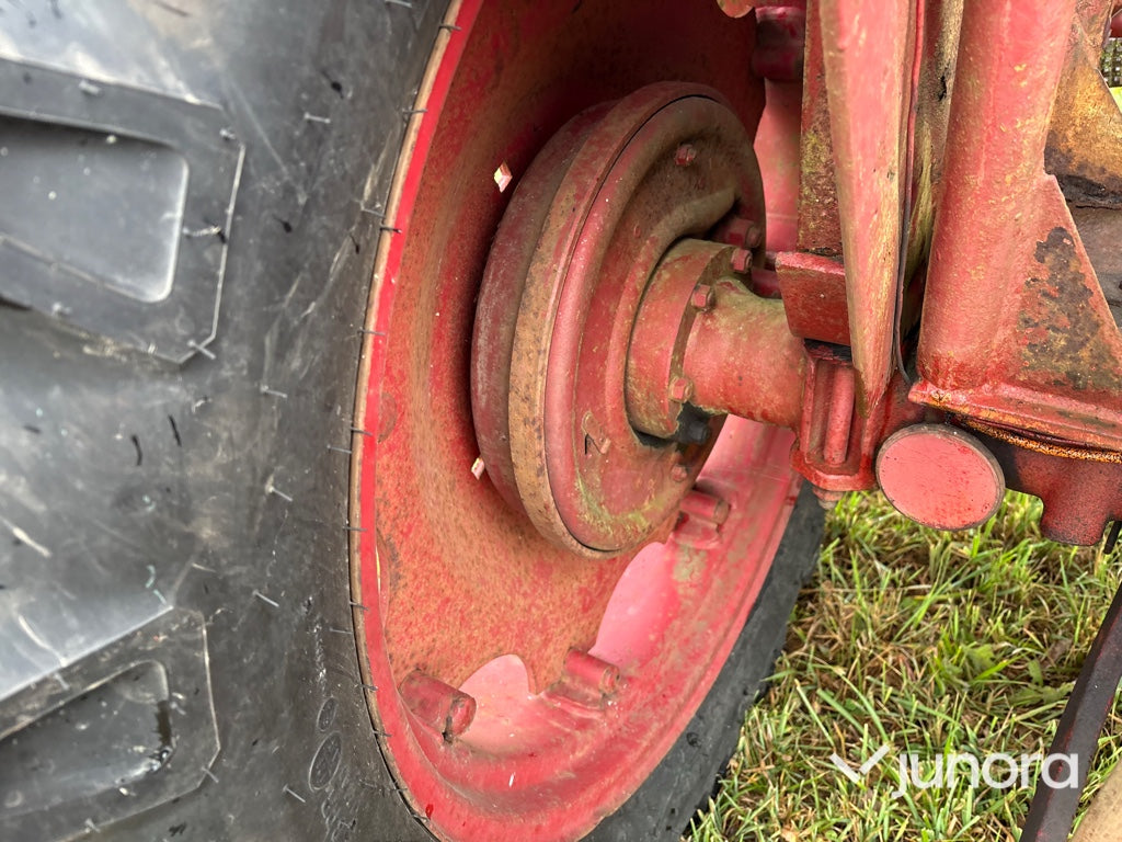 Traktor Volvo BM 320