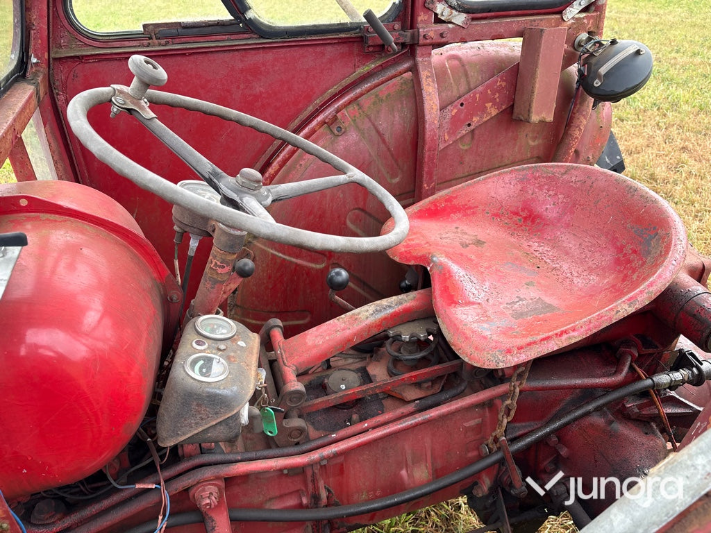 Traktor Volvo BM 320