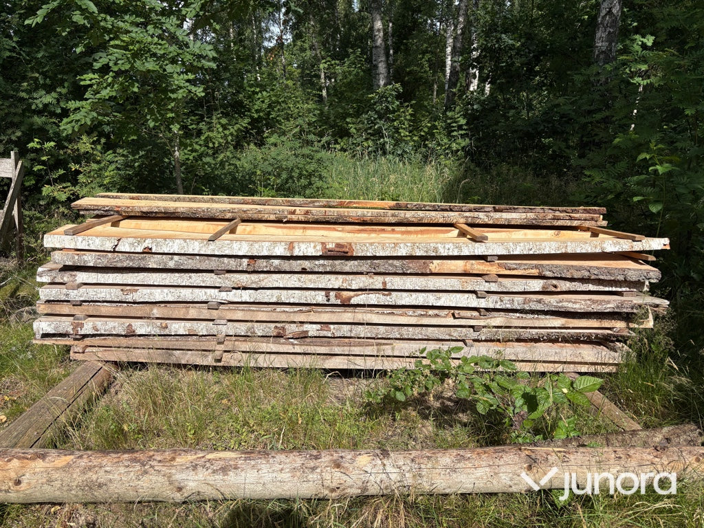 Virke - ca 1 kubik okantade björkplank